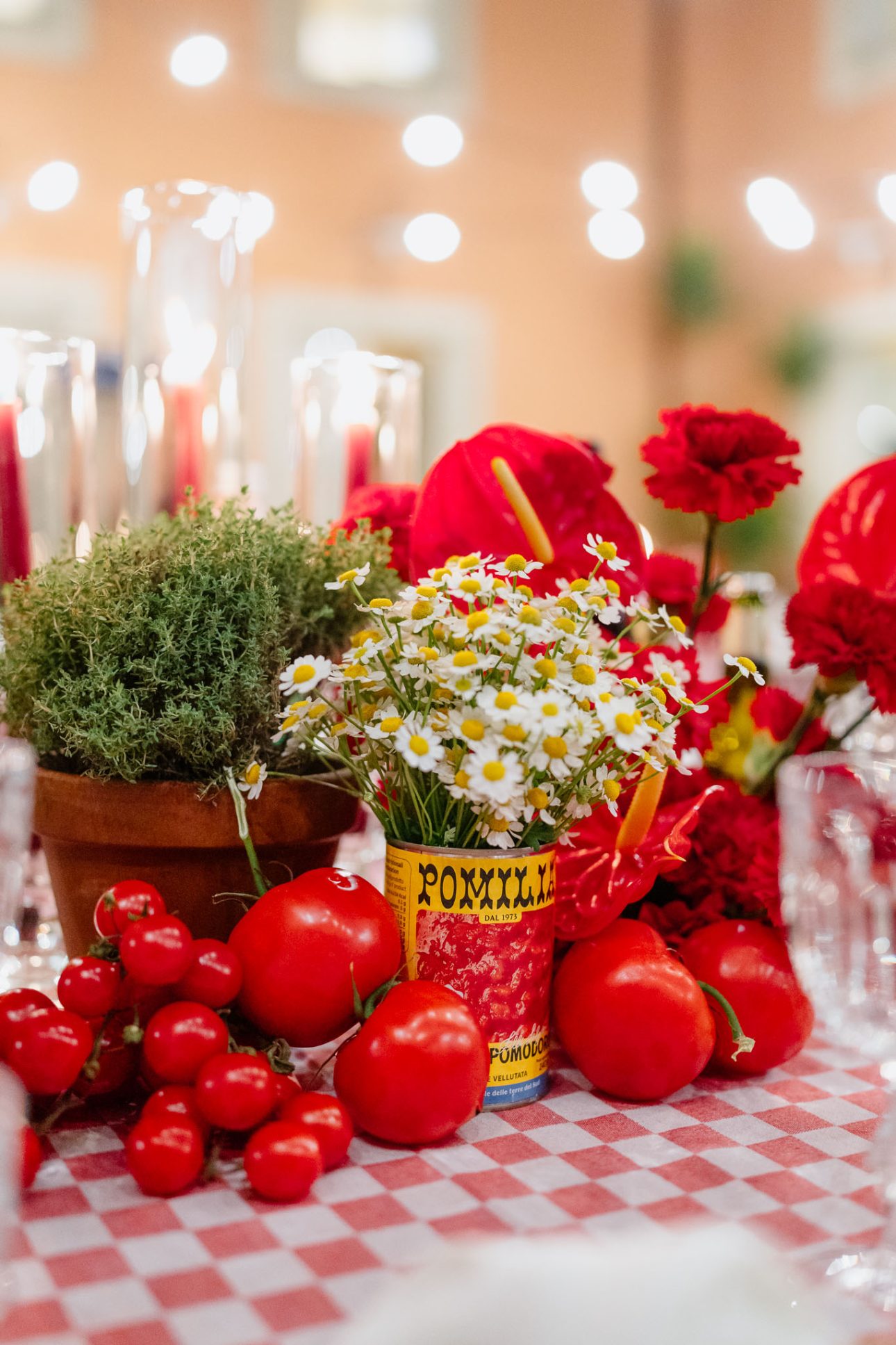 Fresh tomatoes and Italian details at Tuscany wedding dinner