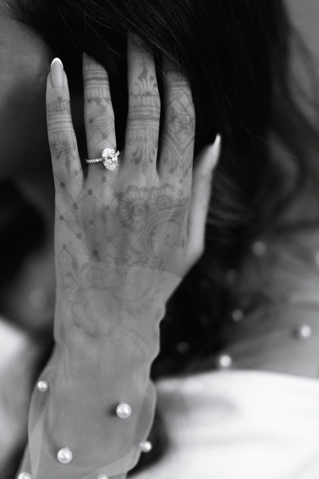 Close-up wedding rings on Emily's hand after Henna Party luxury Jewish Wedding Tuscany