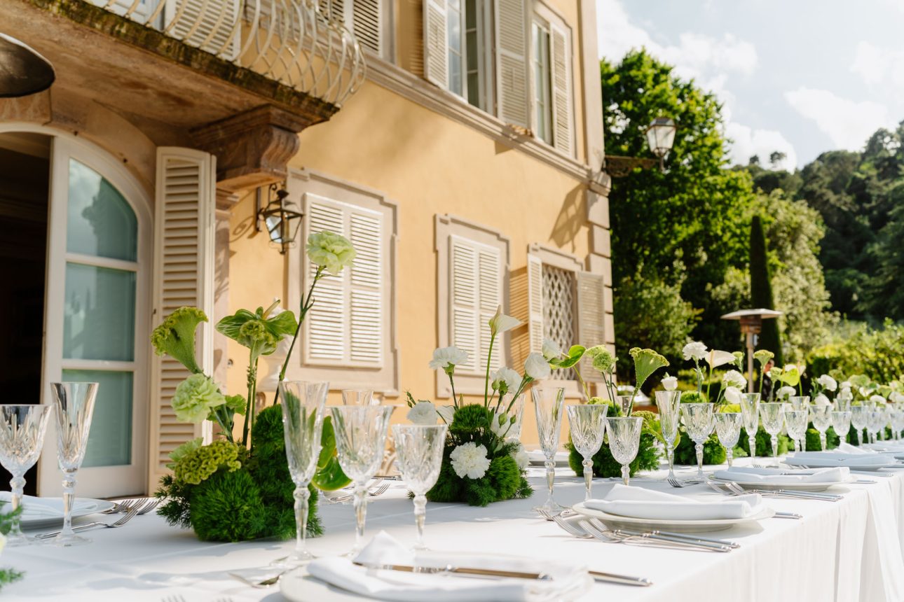 wedding setup table with flowers via luxury Italian villa