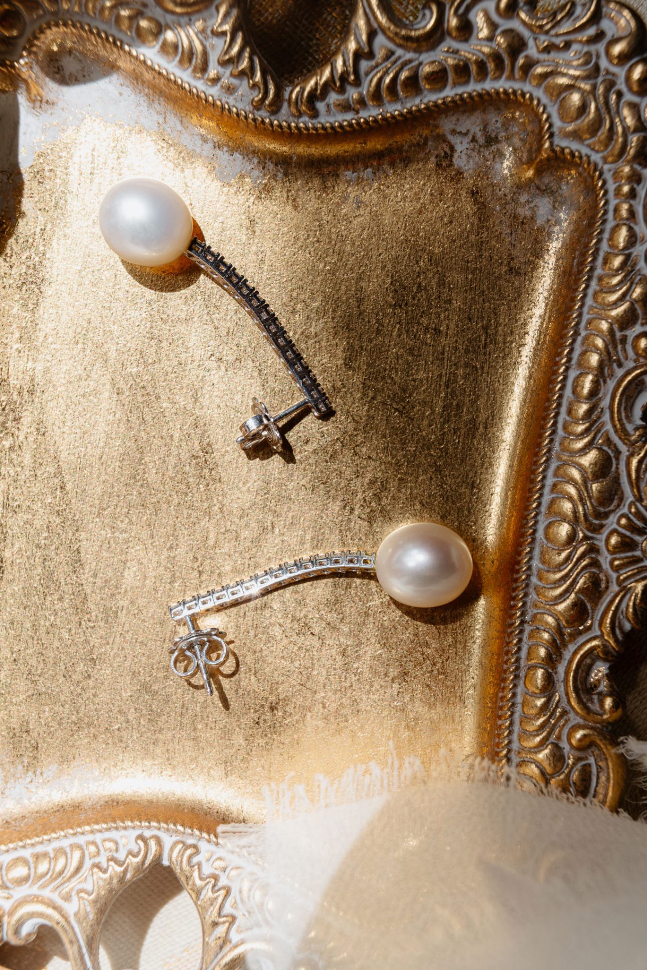 Wedding earrings detail luxury wedding Tuscany