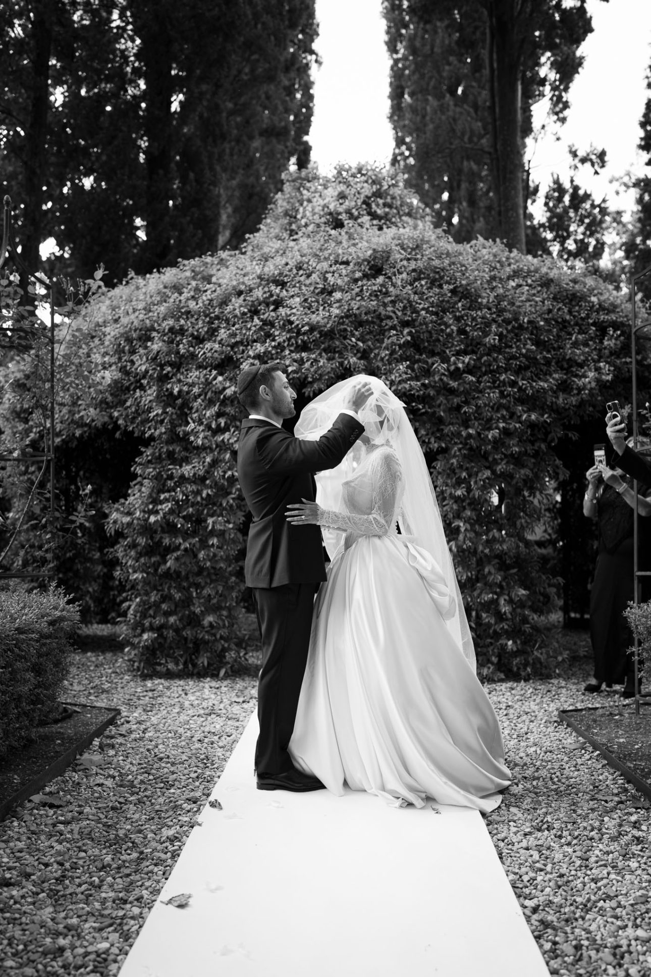 Emotional ceremony moment Villa Lenka