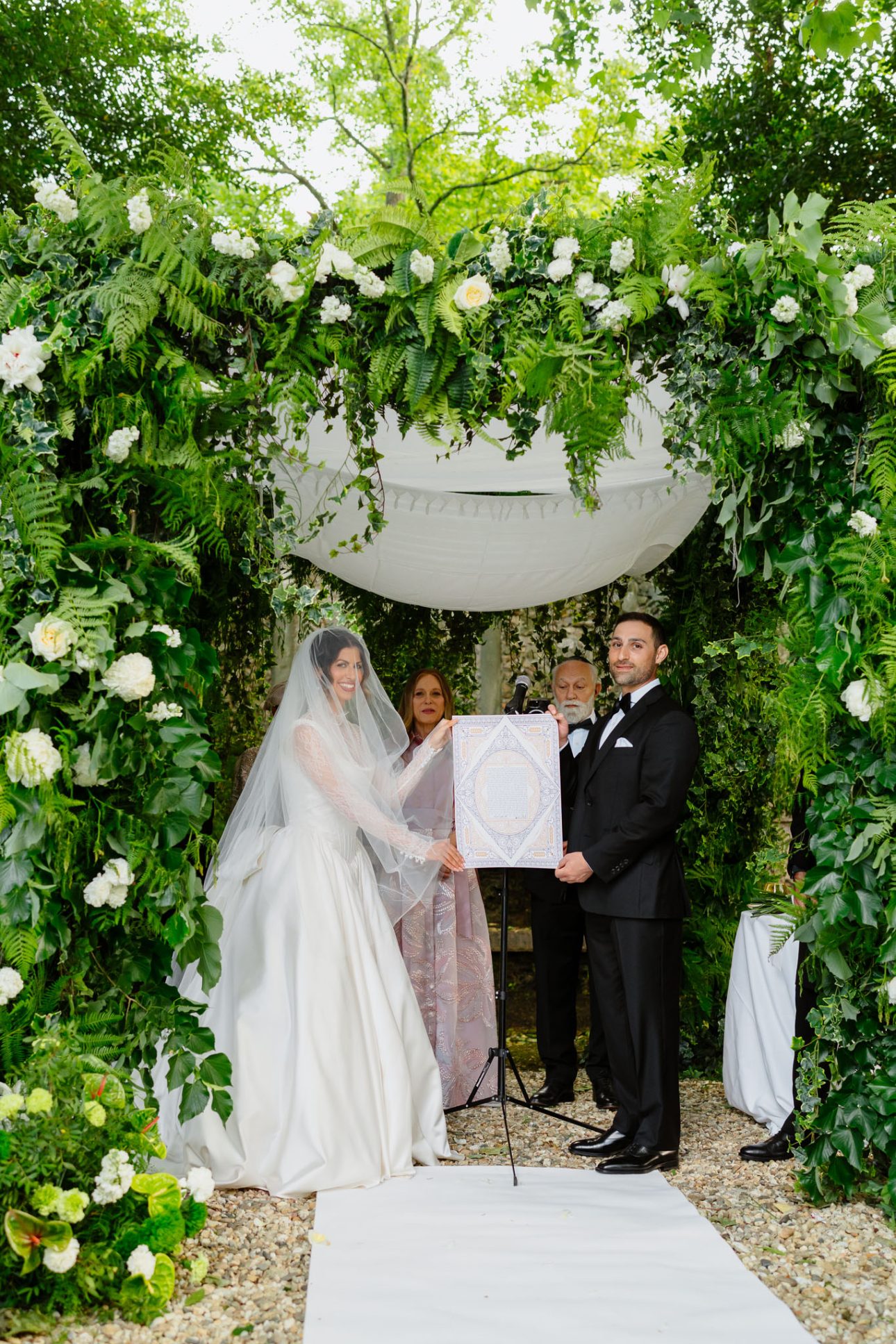 Display of ketubah during ceremony Tuscany