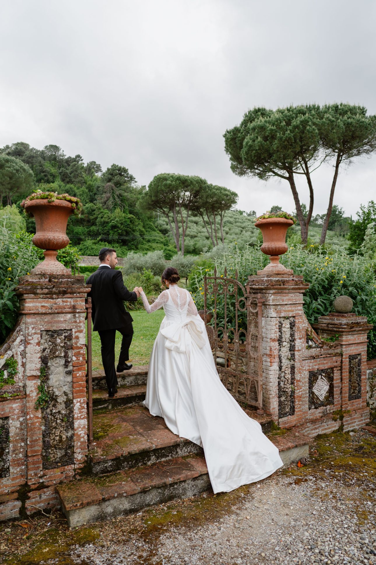 Destination wedding couple portrait Villa Lenka